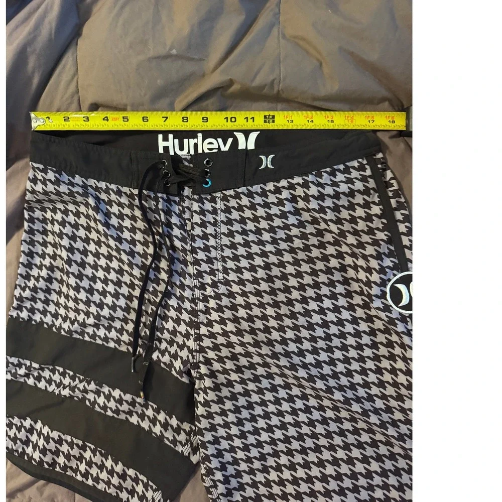 Hurley Phantom Board Shorts Mens 36 Black White Houndstooth Striped Swim Trunks